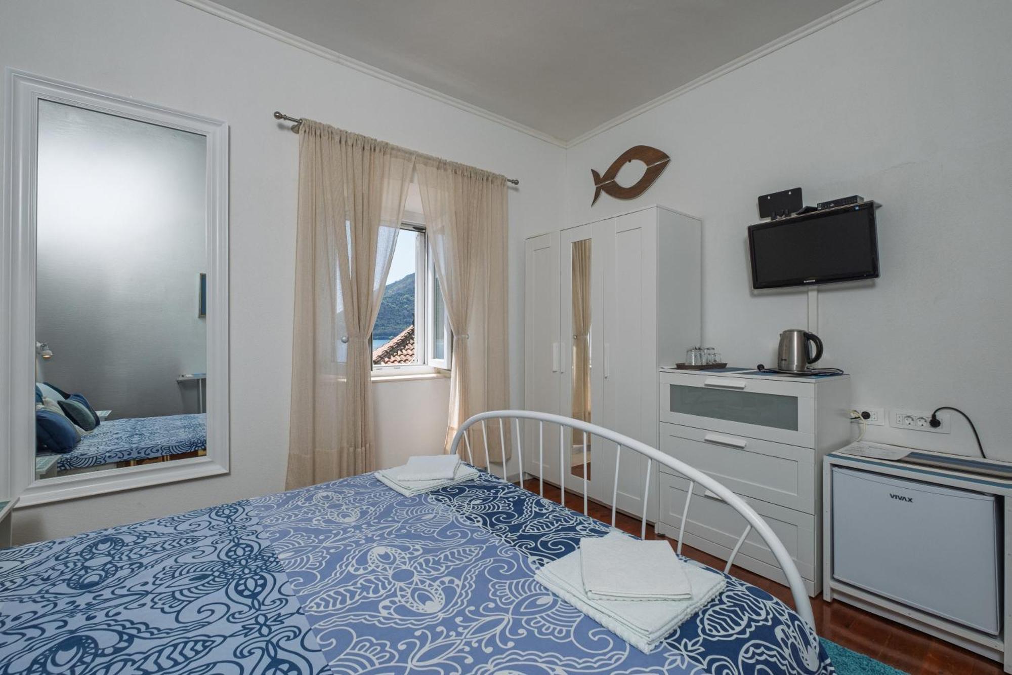 Bluemarine Rooms & Apartments ペラスト エクステリア 写真